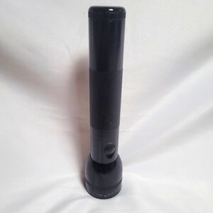 Mag-Lite Heavy Duty Instrument Incandescent 2-D Cell Flashlight 10"
